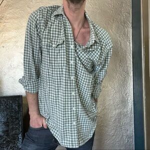 GAP Classic Fit Plaid Casual Button Down Shirt